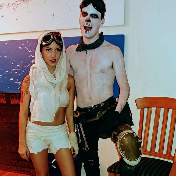 Meet your Posher, Lavinia - Picture 1 of 1